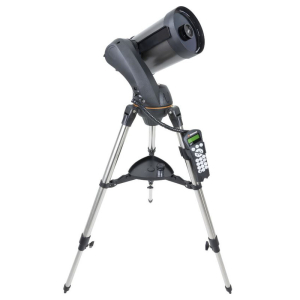 Компактен телескоп Celestron монтиран на триножник, подходящ за астрофотография